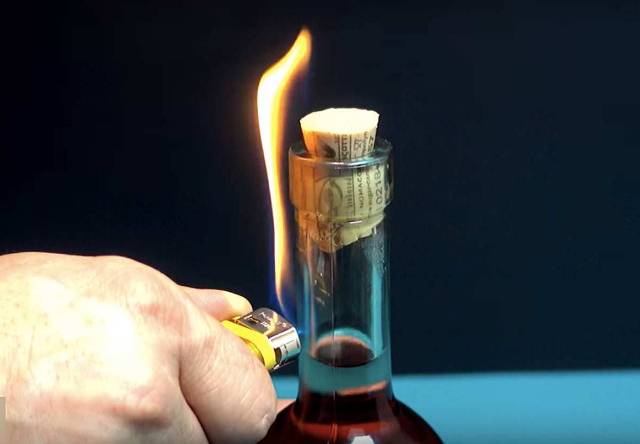 Как открыть вино без штопора в домашних условиях: народные секреты - фото3 Как открыть вино без штопора в домашних условиях: народные секреты - фото3