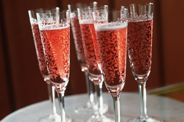 Розовое игристое вино: что это, особенности, с чем сочетается - фото3