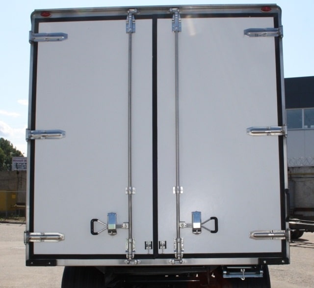 Автомобильная фурнитура для фургонов: что это такое, виды, как выбрать - фото3 Автомобильная фурнитура для фургонов: что это такое, виды, как выбрать - фото3