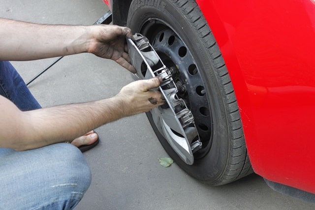 Колпаки для колес: виды, плюсы и минусы, как выбрать - фото5 Колпаки для колес: виды, плюсы и минусы, как выбрать - фото5