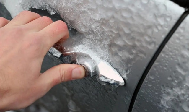 5 способов открыть авто, если замерз замок - фото 5 способов открыть авто, если замерз замок - фото