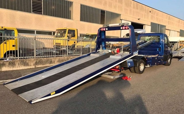 Автоэвакуатор: какие бывают, особенности платформ, все ли можно вывезти - фото2 Автоэвакуатор: какие бывают, особенности платформ, все ли можно вывезти - фото2