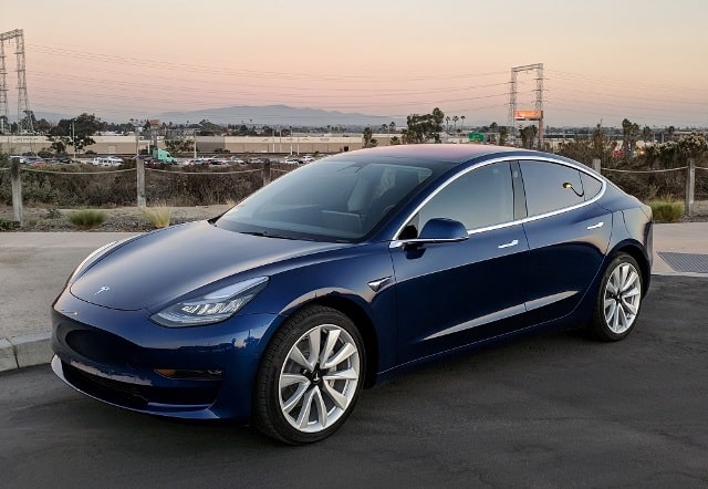 Электромобиль из США: стоит ли покупать, плюсы и минусы - фото1 Электромобиль из США: стоит ли покупать, плюсы и минусы - фото1