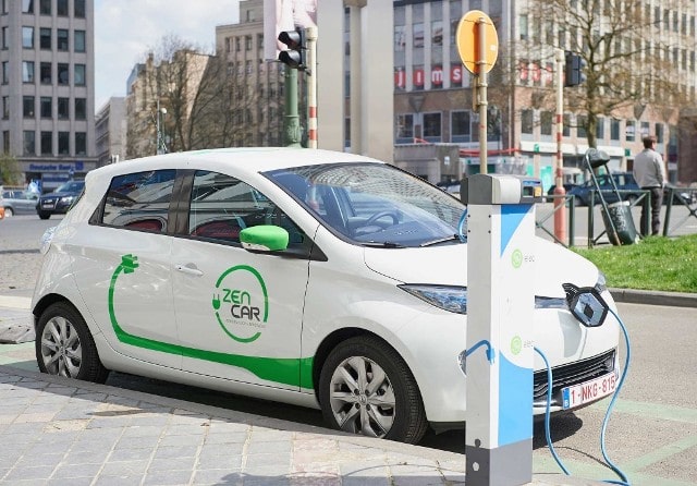 Электромобиль из США: стоит ли покупать, плюсы и минусы - фото3 Электромобиль из США: стоит ли покупать, плюсы и минусы - фото3