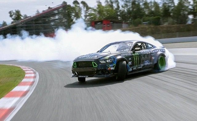 Краткое руководство по дрифту: о чем нужно знать новичкам - фото1 Краткое руководство по дрифту: о чем нужно знать новичкам - фото1