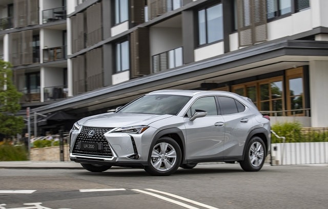 Lexus UX 200: обзор, комплектации, характеристики - фото2 Lexus UX 200: обзор, комплектации, характеристики - фото2