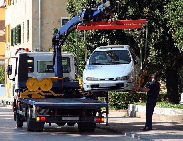 Виды и особенности эвакуаторов авто, возможности этой техники - фото1