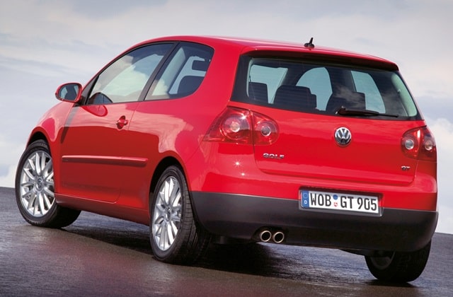 Volkswagen Golf 5: что за авто, особенности, плюсы и минусы - фото2