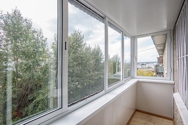 Скління лоджій і балконів: види та особливості - фото2