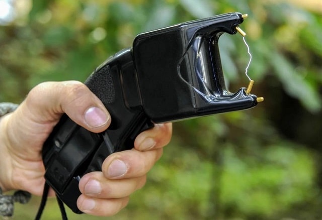 Электрошокер для самообороны: как работает, особенности выбора и использования - фото1