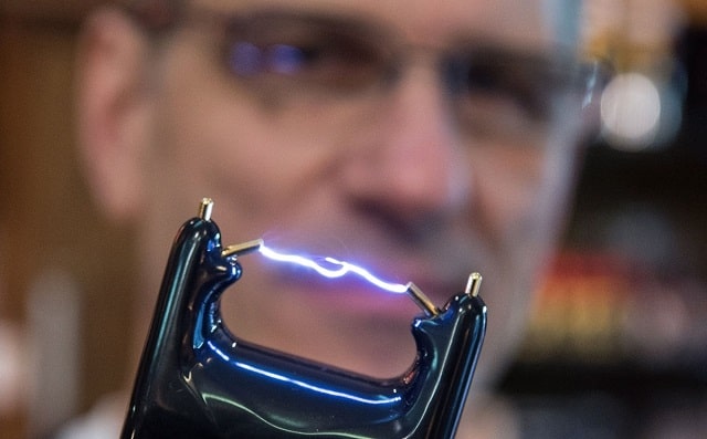 Электрошокер для самообороны: как работает, особенности выбора и использования - фото3