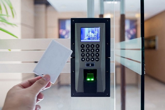 Система контролю доступу (СКУД): що це таке, як працює, застосування - фото1