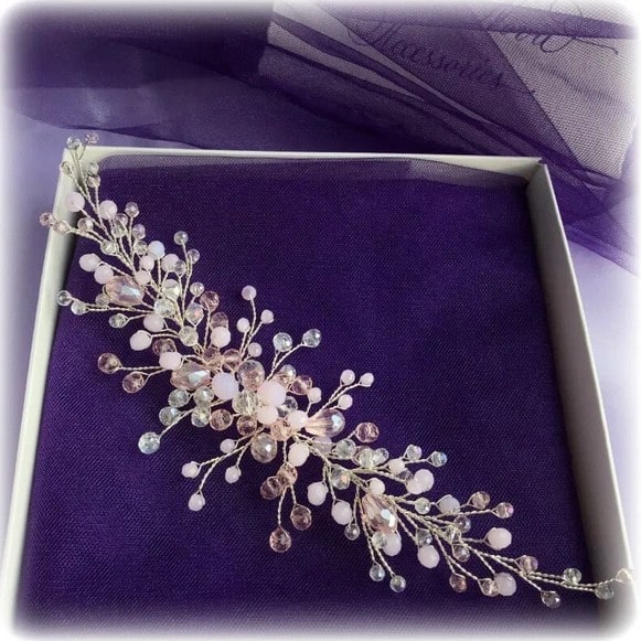 Веточка в прическу