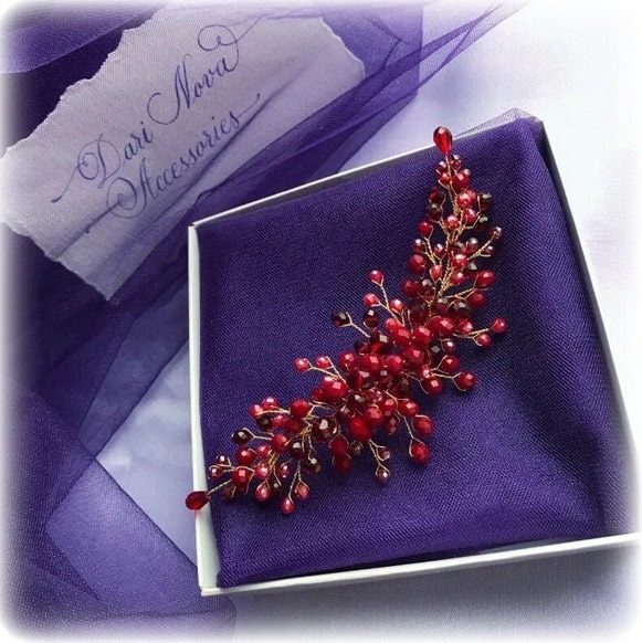 Веточка в волосы