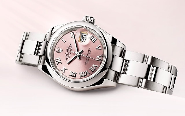 Модные наручные женские часы: обзор новинок последних сезонов - фото1
