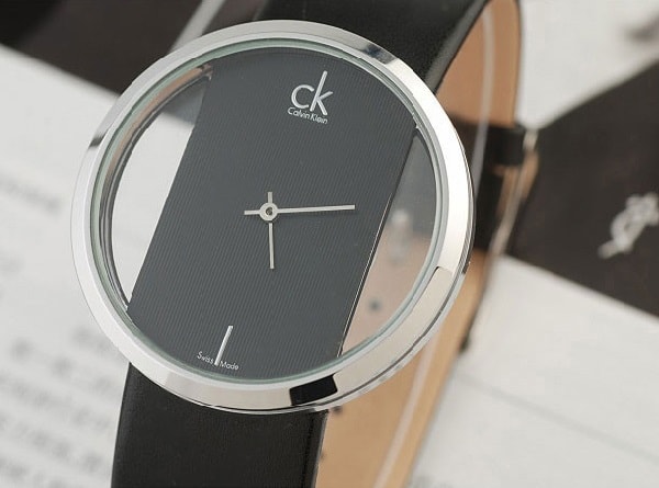 Модные наручные женские часы: обзор новинок последних сезонов - фото3