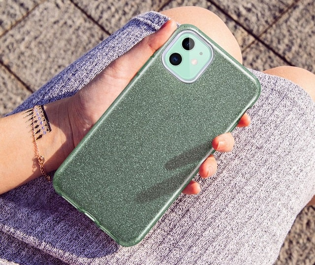 Чохли на iPhone: види, особливості та чи так вони потрібні - фото1