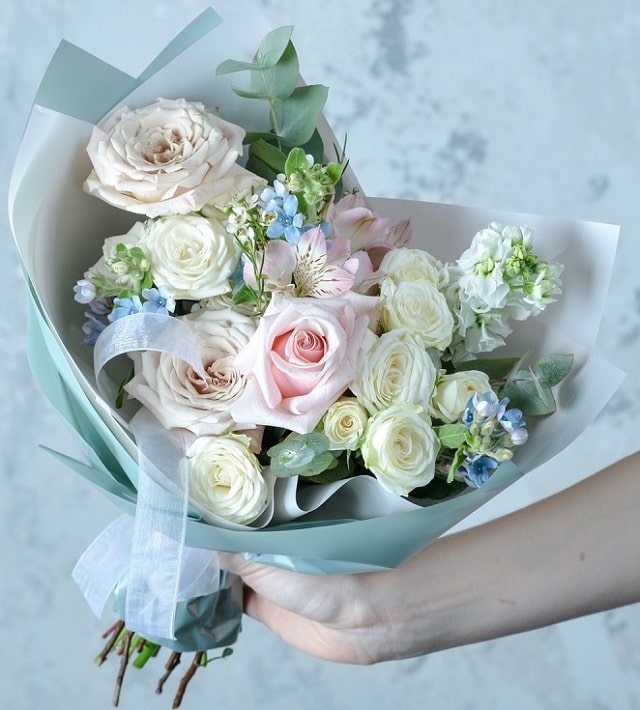 Какие цветы дарят на выписку из роддома - фото4