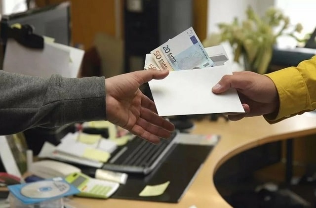 Євро чи долар: що надійніше для вкладень у довгостроковому періоді - фото4 Євро чи долар: що надійніше для вкладень у довгостроковому періоді - фото4