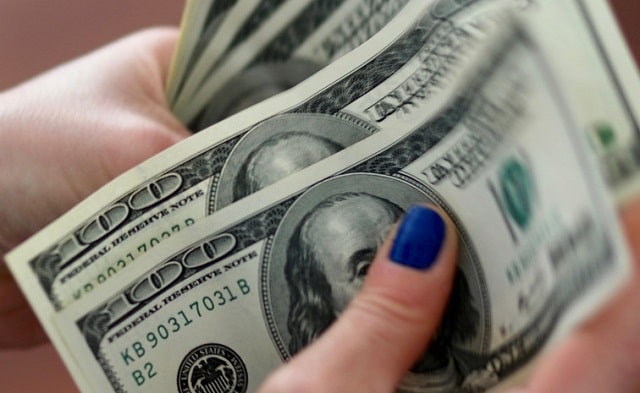 Обмен валюты в банке и обменнике: плюсы и минусы - фото1