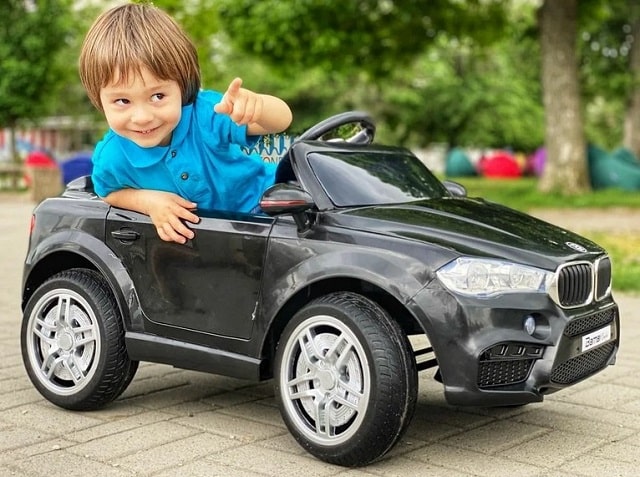 Детские электромобили на аккумуляторе: обзор, как выбрать - фото1 Детские электромобили на аккумуляторе: обзор, как выбрать - фото1