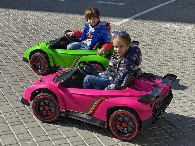 Детские электромобили на аккумуляторе: обзор, как выбрать - фото2 Детские электромобили на аккумуляторе: обзор, как выбрать - фото2