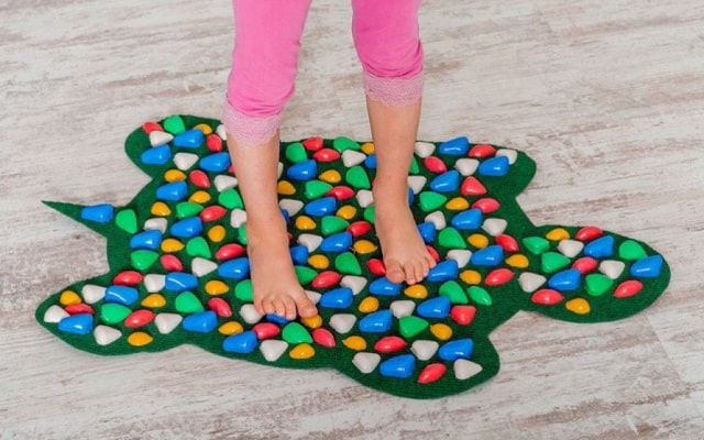 Ортопедический коврик для детей: что дает, виды, как выбрать - фото2 Ортопедический коврик для детей: что дает, виды, как выбрать - фото2