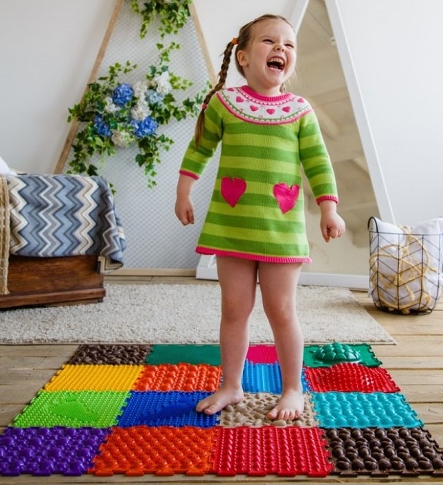 Ортопедический коврик для детей: что дает, виды, как выбрать - фото4 Ортопедический коврик для детей: что дает, виды, как выбрать - фото4