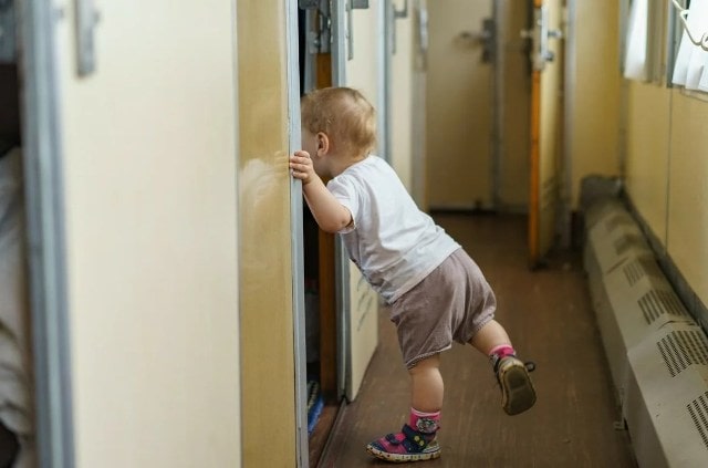 Поездка в поезде с детьми: что с собой взять, полезные советы - фото3 Поездка в поезде с детьми: что с собой взять, полезные советы - фото3