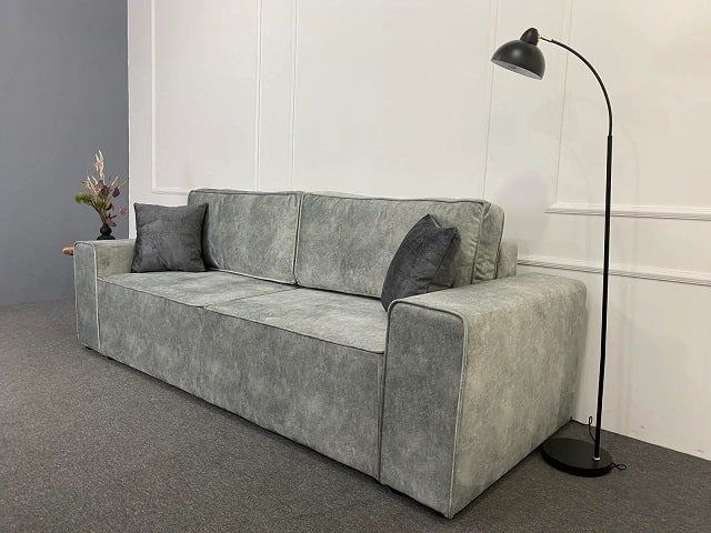 Прямий диван в інтер’єрі: переваги та особливості - фото