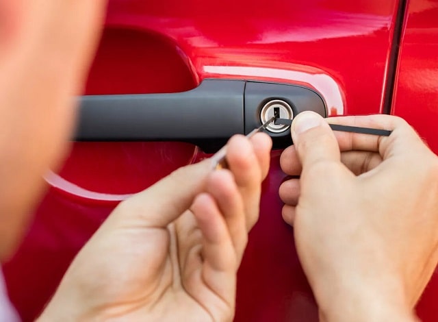 Аварийное вскрытие и замена дверных замков от UALOCK: что это такое и как происходит - фото3