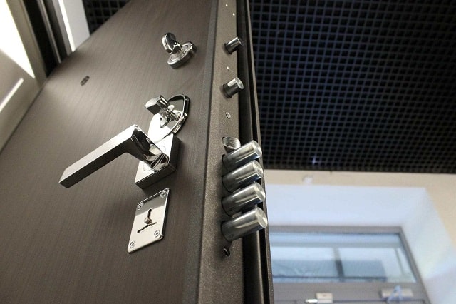 Бронированные двери: что это значит, виды, как выбрать - фото4 Бронированные двери: что это значит, виды, как выбрать - фото4