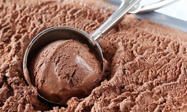 Как приготовить шоколадное мороженое в домашних условиях: пошаговый рецепт - фото2 Как приготовить шоколадное мороженое в домашних условиях: пошаговый рецепт - фото2