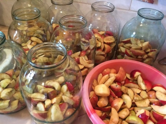 Как закрывать компот в банках - фото3 Как закрывать компот в банках - фото3