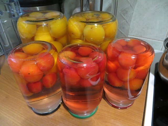 Как закрывать компот в банках - фото5 Как закрывать компот в банках - фото5