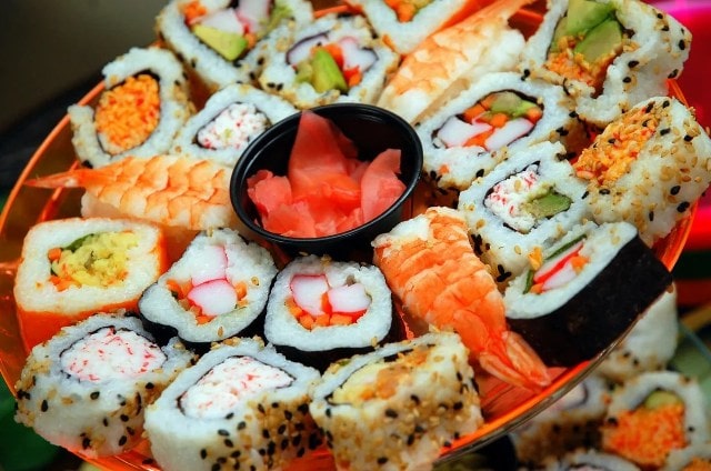 Суши и роллы в Японии: история, как едят, интересные факты - фото4