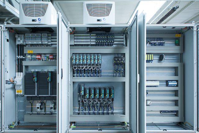 Коммутационные шкафы: что это, виды, использование - фото3