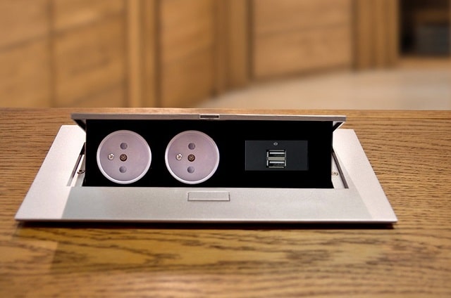 Выдвижные розетки для кухни: современное решение для удобства и эстетики - фото2 Выдвижные розетки для кухни: современное решение для удобства и эстетики - фото2