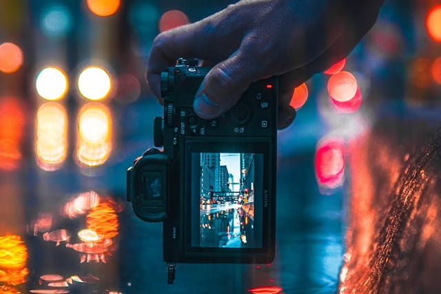 Камера вместо смартфона: зачем фотографы снова выбирают отдельный фотоаппарат - фото1