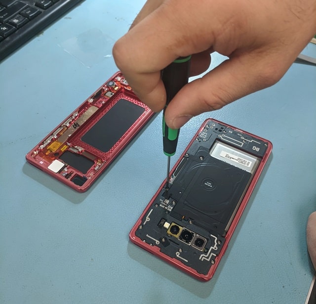 Чому ремонт смартфонів Samsung мають виконувати професіонали - фото1