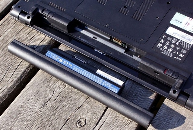 Ноутбук не заряжает батарею, хотя зарядка подключена: причины, что делать - фото4 Ноутбук не заряжает батарею, хотя зарядка подключена: причины, что делать - фото4