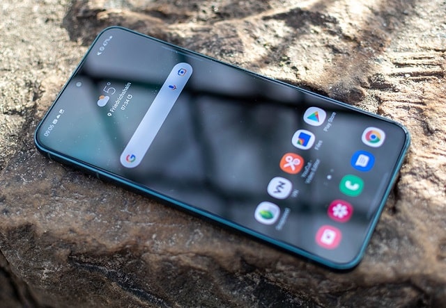 Смартфон Samsung Galaxy S22: обзор, модели, особенности - фото1