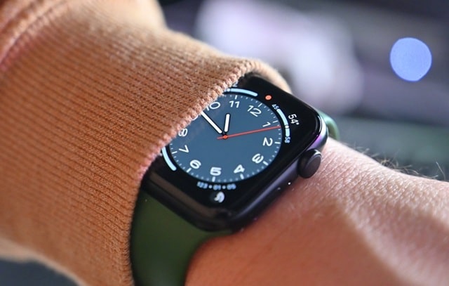 Смарт-часы Apple Watch SE: сравнение поколений 2020 и 2022, что изменилось и чего ждать от новой модели SE 3 - фото3