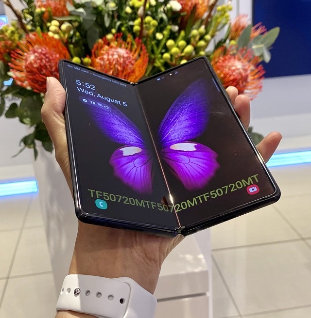 Смартфон Samsung: какой лучше купить в этом году, обзор ТОП моделей 2021 - Samsung Galaxy ZFold 2