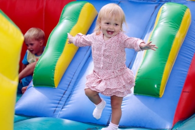 Детские надувные батуты и игровые лабиринты как бизнес - фото2