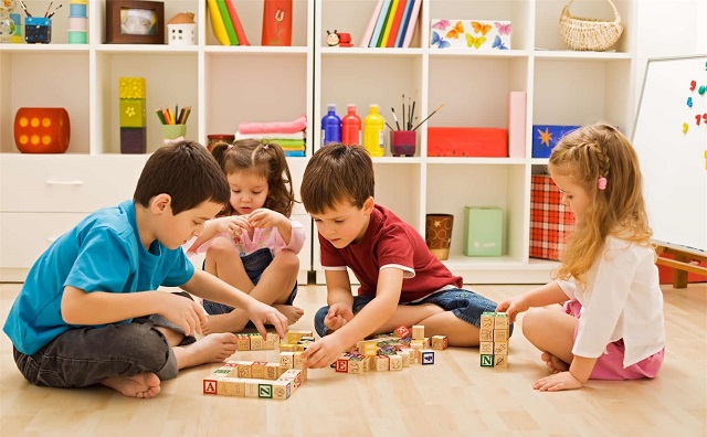 Во что поиграть с ребенком: обзор настольных игр для детей - фото Во что поиграть с ребенком: обзор настольных игр для детей - фото