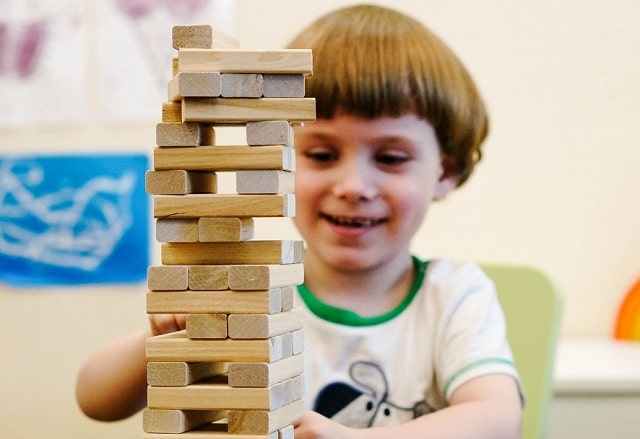 Во что поиграть с ребенком: обзор настольных игр для детей - Дженга Во что поиграть с ребенком: обзор настольных игр для детей - Дженга