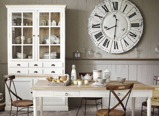 Настенные часы в интерьере гостиной: как выбрать, интересные идеи - фото7