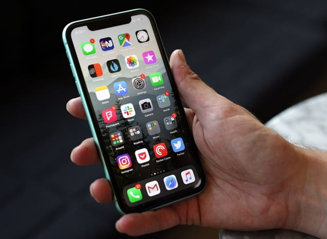Какой iPhone выбрать под свой бюджет