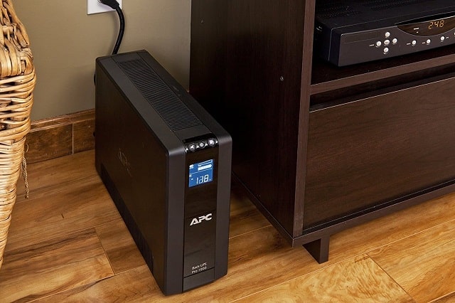 Источник бесперебойного питания (ИБП или UPS): что это такое, виды, как выбрать - фото2 Источник бесперебойного питания (ИБП или UPS): что это такое, виды, как выбрать - фото2